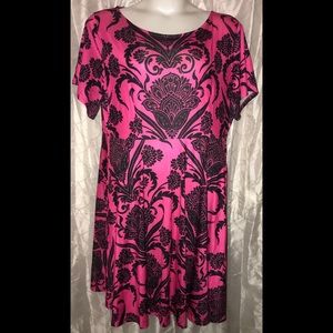 ⬇️Pink&black floral print skater dress